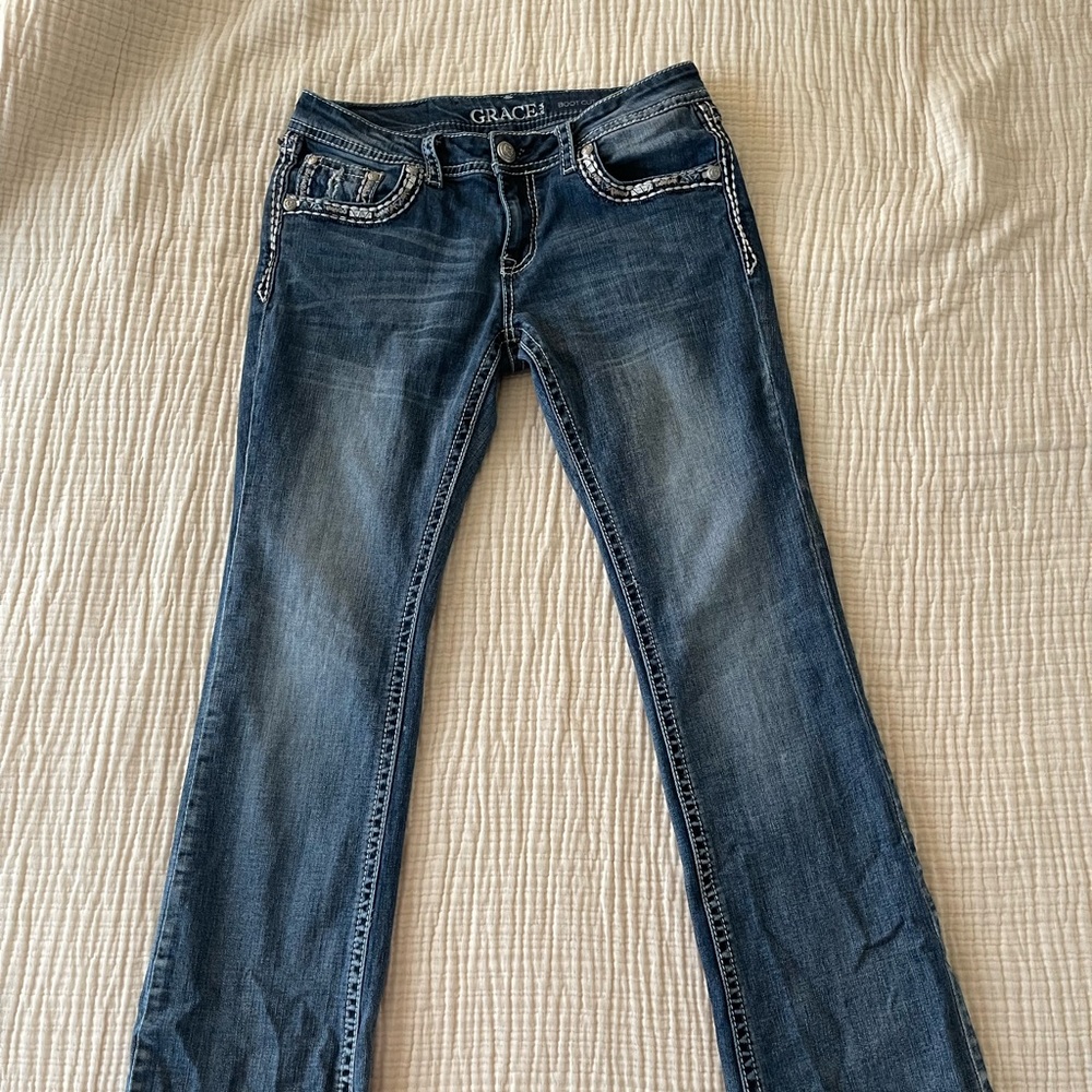 Bootcut midwash women’s jeans. Worn once.